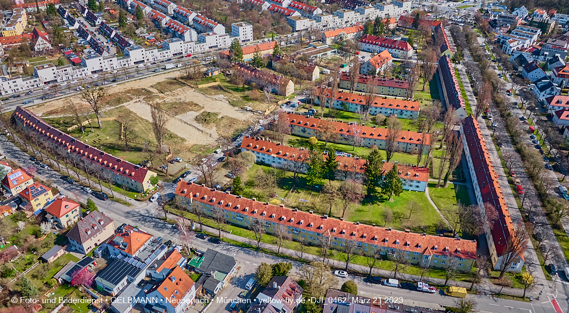 21.03.2023 - Luftbilder von der Baustelle Maikäfersiedlung in Berg am Laim